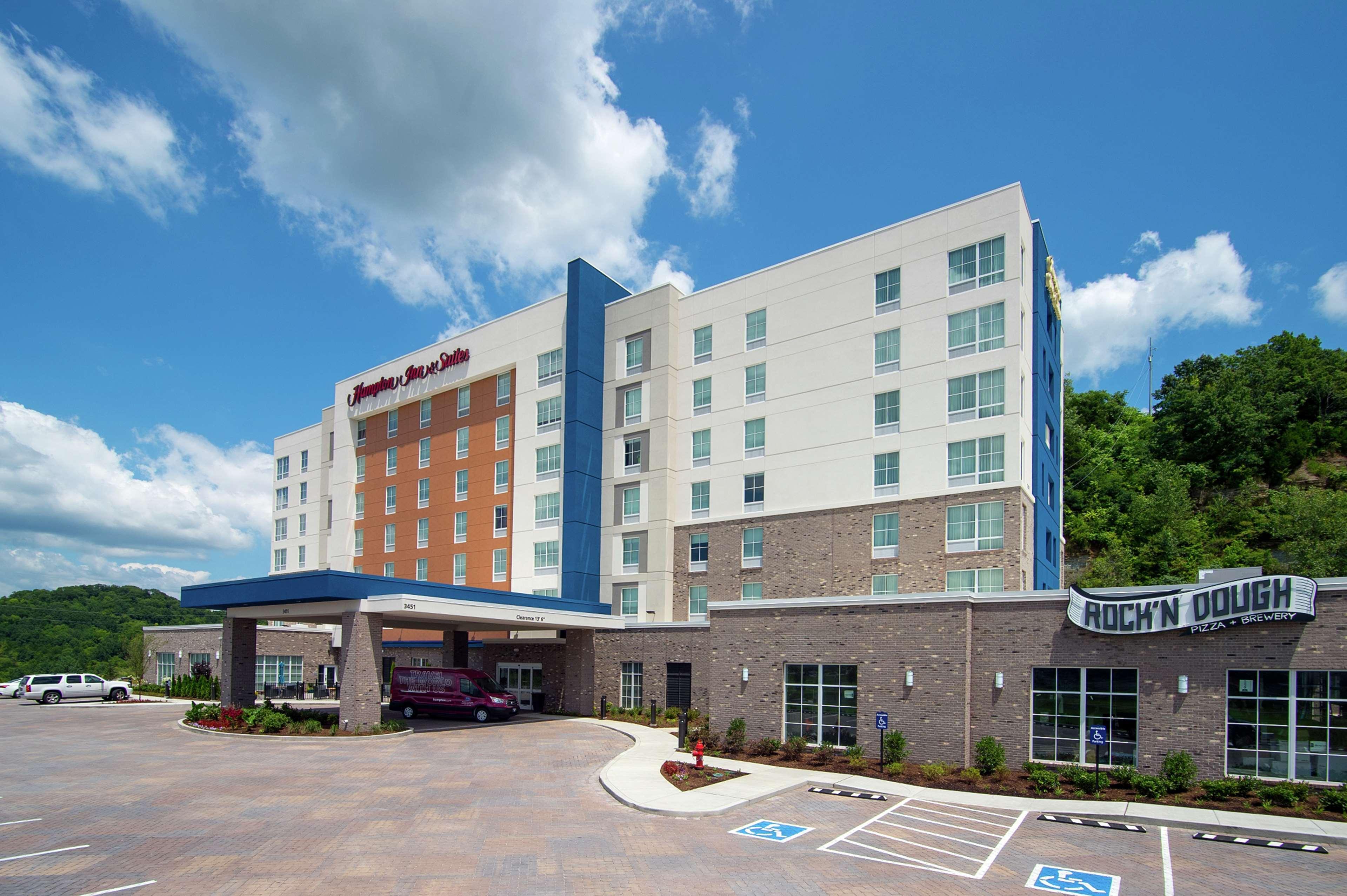 Hampton Inn & Suites By Hilton Nashville North Skyline Exterior photo